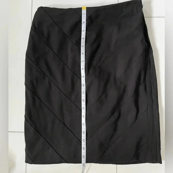 🏠 White House Black Market/ Instantly Slimming/ Black Midi skirt/  Size US 4 - Picture 11 of 12